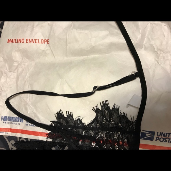 Lingerie - Picture 5 of 6